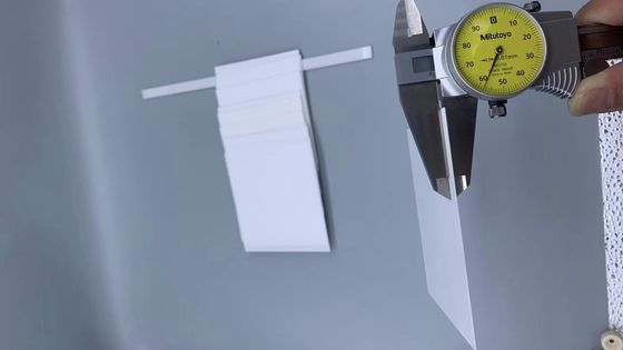 Precyzyjne cięcie z ceramiki cyrkoniowej cięcia tłocznik wytrzymałość dielektryczna 9,5 KV/mm