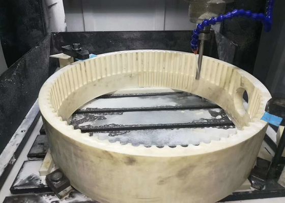 Wysoka wytrzymałość na ściskanie do 3000 MPa Ceramika z tlenkiem aluminium o twardości 9 Mohs