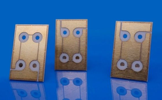 Wysokiej gęstości metalizowana ceramika różnych rozmiarów Alumina / ZTA / Si3N4 Materiał